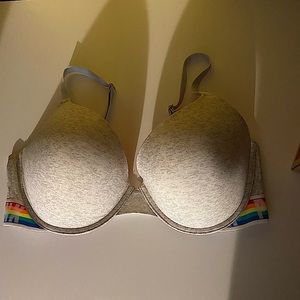 pink tshirt bra